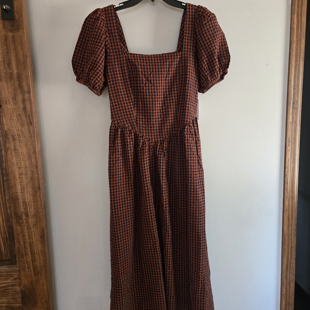 Elegant Checkered Long Sleeve Dress